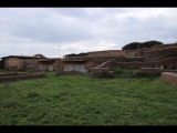 06697 ostia - regio iv - insula v - edificio (iv,v,7-9) - cortile del dioniso - bli ri westen - 01-2024.jpg